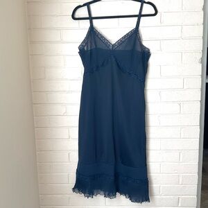 Vtg VANITY FAIR Blue Women's Slip Dress Nightgown Lingerie Size 40, Med Lg